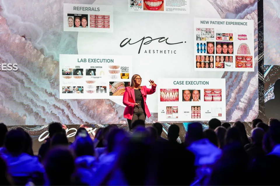 Dr. Andi-Jean Miro presenting veneer case execution at an Apa Aesthetic event